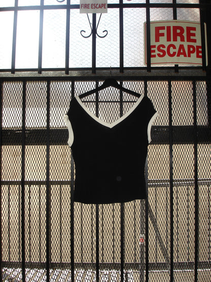 V-NECK TANK